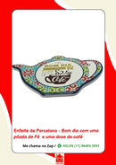 Enfeite de Porcelana - "Um Bom Dia com uma pitada de Fé e uma dose de Café!"